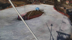 Spodní část sjezdovky skiareálu Karolinka