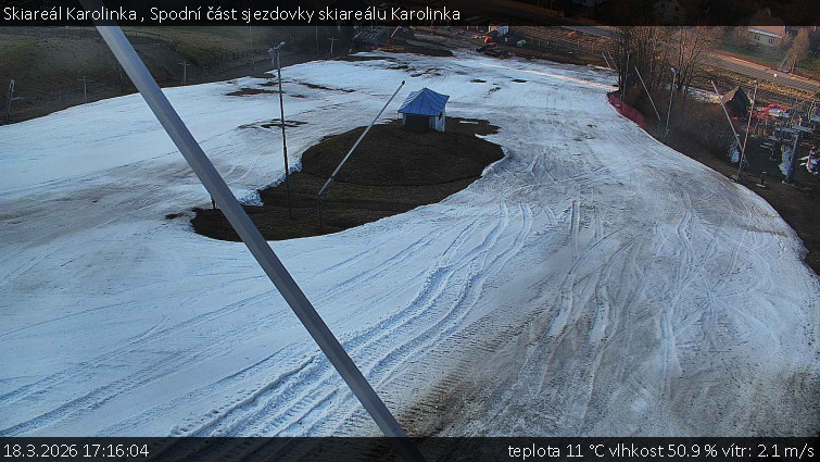 Skiareál Karolinka  - Spodní část sjezdovky skiareálu Karolinka - 18.3.2026 v 17:16