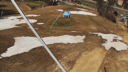 Spodní část sjezdovky skiareálu Karolinka