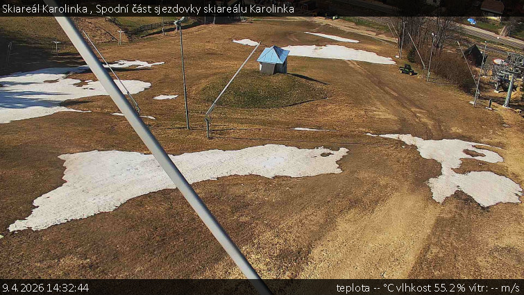 Skiareál Karolinka  - Spodní část sjezdovky skiareálu Karolinka - 9.4.2026 v 14:32