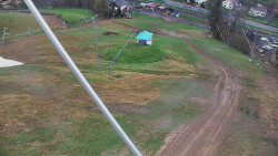 Spodní část sjezdovky skiareálu Karolinka