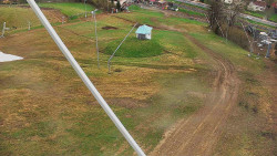 Spodní část sjezdovky skiareálu Karolinka