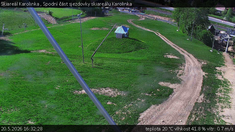 Skiareál Karolinka  - Spodní část sjezdovky skiareálu Karolinka - 20.5.2026 v 16:32