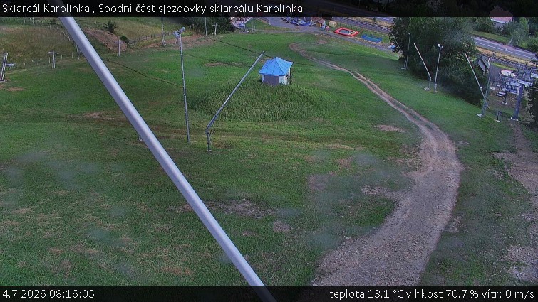 Skiareál Karolinka  - Spodní část sjezdovky skiareálu Karolinka - 4.7.2026 v 08:16