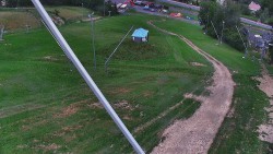 Spodní část sjezdovky skiareálu Karolinka
