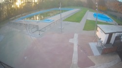 Schwimmbadgelände