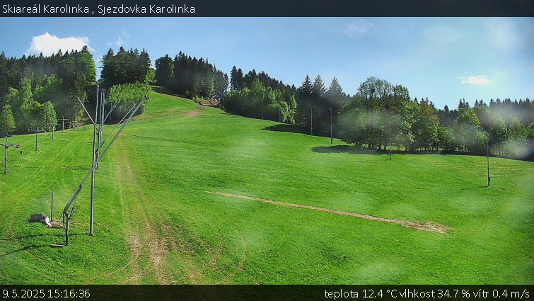 Skiareál Karolinka - Sjezdovka Karolinka - 9.5.2025 v 15:16 Skiareál Karolinka - Sjezdovka Karolinka - 9.5.2025 v 15:16