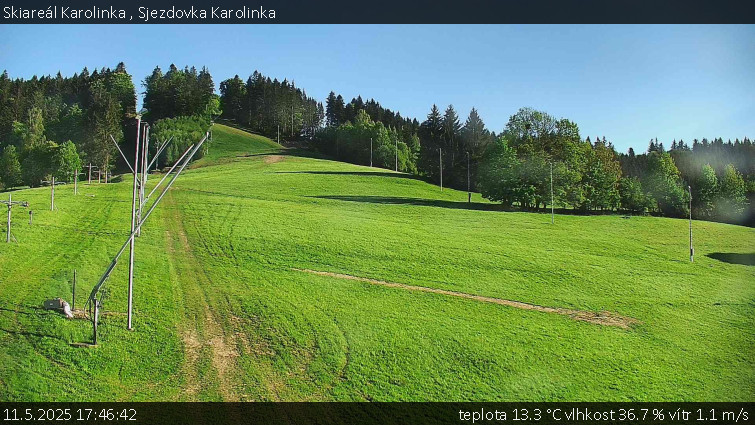 Skiareál Karolinka - Sjezdovka Karolinka - 11.5.2025 v 17:46 Skiareál Karolinka - Sjezdovka Karolinka - 11.5.2025 v 17:46