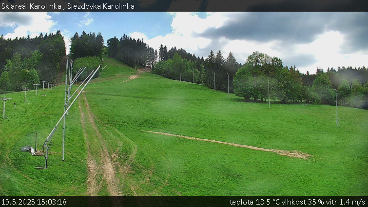 Skiareál Karolinka - Sjezdovka Karolinka - 13.5.2025 v 15:03 Skiareál Karolinka - Sjezdovka Karolinka - 13.5.2025 v 15:03