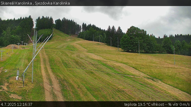 Skiareál Karolinka - Sjezdovka Karolinka - 4.7.2025 v 12:16 Skiareál Karolinka - Sjezdovka Karolinka - 4.7.2025 v 12:16