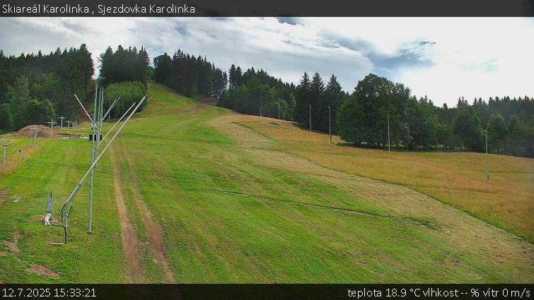 Skiareál Karolinka - Sjezdovka Karolinka - 12.7.2025 v 15:33 Skiareál Karolinka - Sjezdovka Karolinka - 12.7.2025 v 15:33