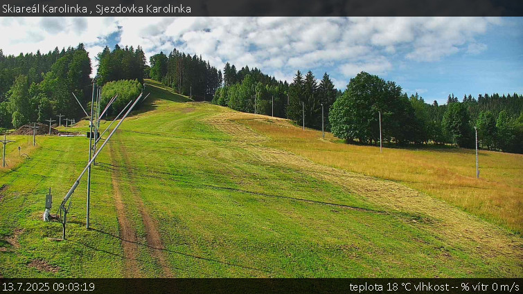 Skiareál Karolinka - Sjezdovka Karolinka - 13.7.2025 v 09:03 Skiareál Karolinka - Sjezdovka Karolinka - 13.7.2025 v 09:03