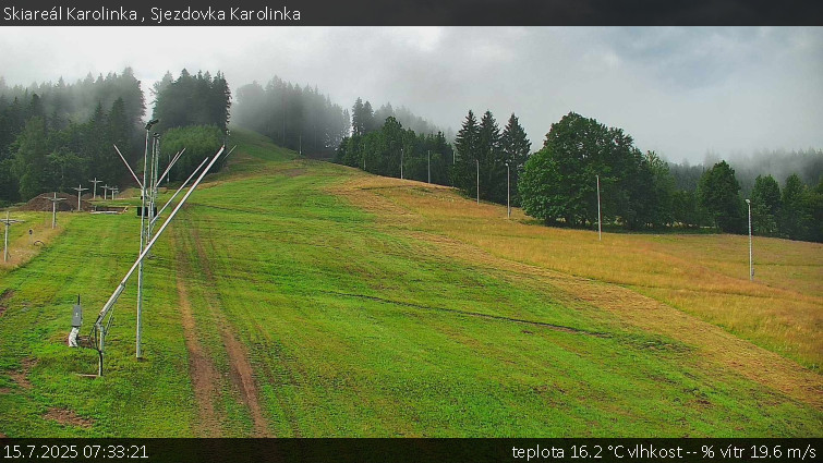 Skiareál Karolinka - Sjezdovka Karolinka - 15.7.2025 v 07:33 Skiareál Karolinka - Sjezdovka Karolinka - 15.7.2025 v 07:33