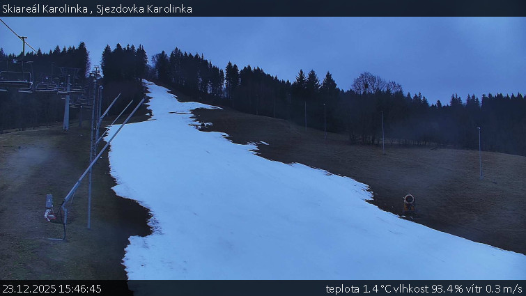 Skiareál Karolinka  - Sjezdovka Karolinka - 23.12.2025 v 15:46