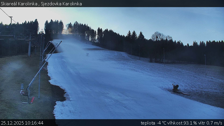 Skiareál Karolinka  - Sjezdovka Karolinka - 25.12.2025 v 10:16
