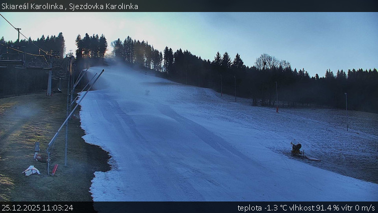 Skiareál Karolinka  - Sjezdovka Karolinka - 25.12.2025 v 11:03