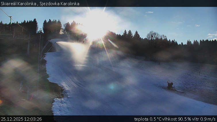 Skiareál Karolinka  - Sjezdovka Karolinka - 25.12.2025 v 12:03