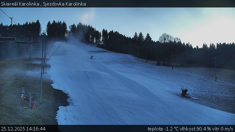 Skiareál Karolinka  - Sjezdovka Karolinka - 25.12.2025 v 14:16
