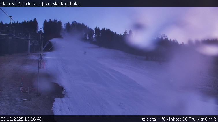 Skiareál Karolinka  - Sjezdovka Karolinka - 25.12.2025 v 16:16