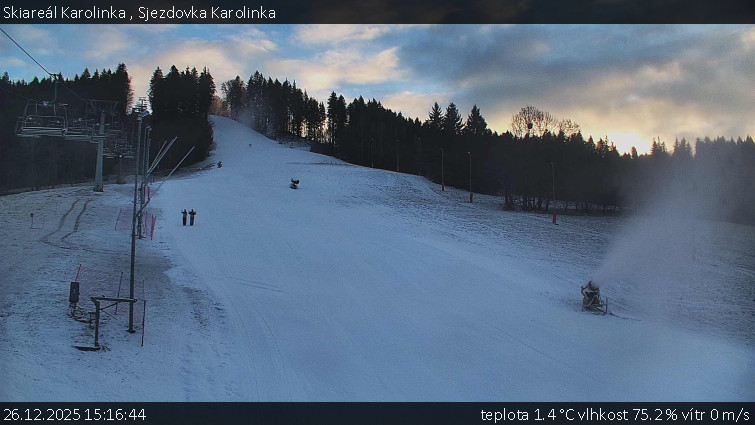 Skiareál Karolinka  - Sjezdovka Karolinka - 26.12.2025 v 15:16
