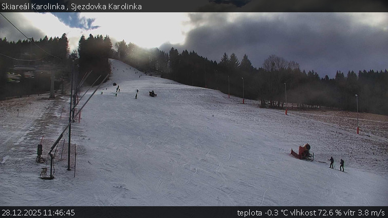 Skiareál Karolinka  - Sjezdovka Karolinka - 28.12.2025 v 11:46