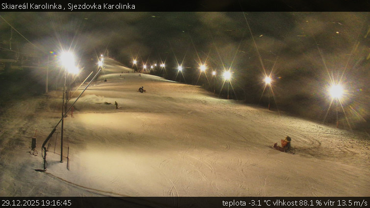 Skiareál Karolinka  - Sjezdovka Karolinka - 29.12.2025 v 19:16