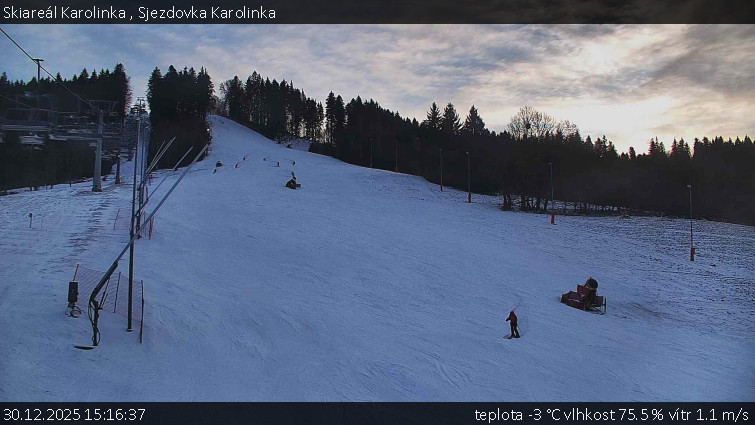 Skiareál Karolinka  - Sjezdovka Karolinka - 30.12.2025 v 15:16
