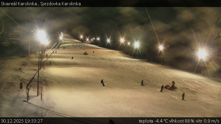 Skiareál Karolinka  - Sjezdovka Karolinka - 30.12.2025 v 19:33