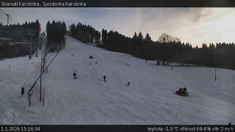 Skiareál Karolinka  - Sjezdovka Karolinka - 1.1.2026 v 15:16