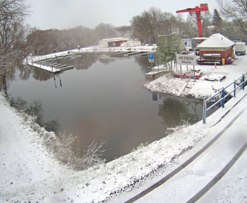 Snímek    23.11.2025 v 08:00