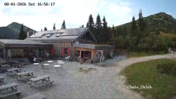 Hütte unter Chleb