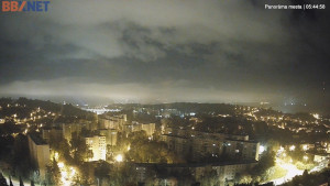 Město Banská Bystrica - Pohled od Sásové-Rudlové - 18.10.2025 v 05:45