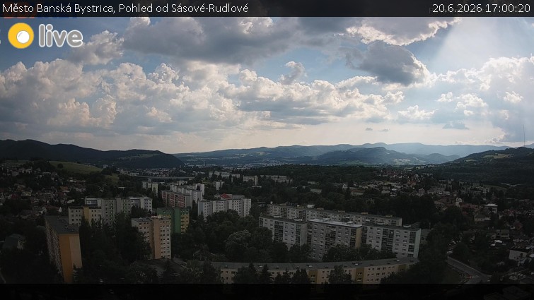 Město Banská Bystrica - Pohled od Sásové-Rudlové - 20.6.2026 v 17:00