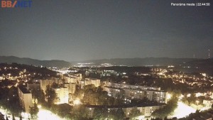 Město Banská Bystrica - Pohled od Sásové-Rudlové - 31.7.2026 v 22:45 Město Banská Bystrica - Pohled od Sásové-Rudlové - 31.7.2026 v 22:45
