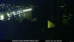 Hvar - Přístav Hvar - 31.12.2025 v 05:45