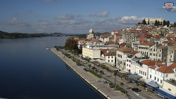 Nábřeží a město