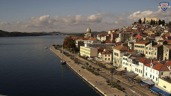 Nábřeží a město