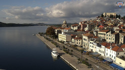 Nábřeží a město