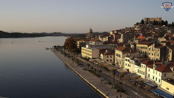 Nábřeží a město