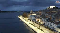 Nábřeží a město