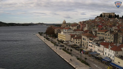 Nábřeží a město