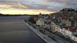 Nábřeží a město