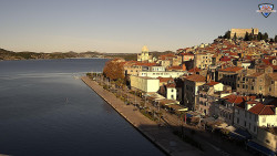 Nábřeží a město