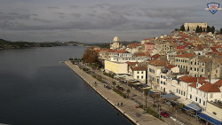 Nábřeží a město