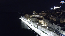 Nábřeží a město