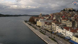 Nábřeží a město