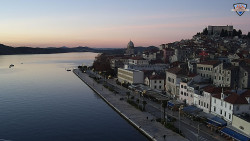 Nábřeží a město