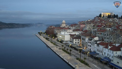 Nábřeží a město