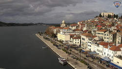 Nábřeží a město