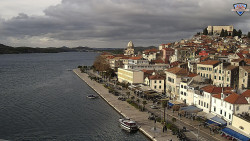 Nábřeží a město